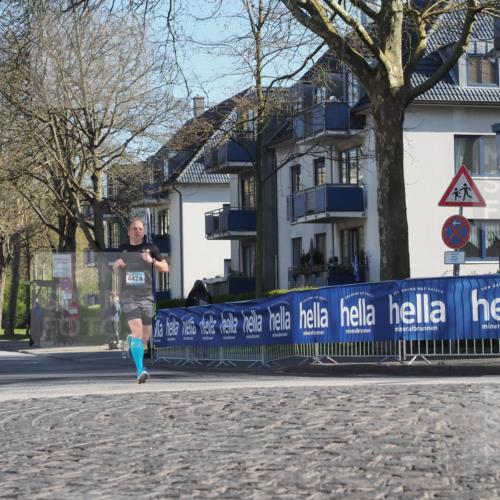 06.04.2025 - 44. Internationalen Wilhelmsburger Insellauf Luisa Fischer http://msf.ph/oto/7558374 06.04.2025 10:24:03 Ziel 4424 meine-sportfotos.de