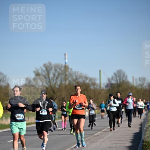 06.04.2025 - 44. Internationalen Wilhelmsburger Insellauf Dr. Thomas Lammeyer http://msf.ph/oto/7558388 06.04.2025 09:34:33 Laufen 3034, 4140, 3470 meine-sportfotos.de