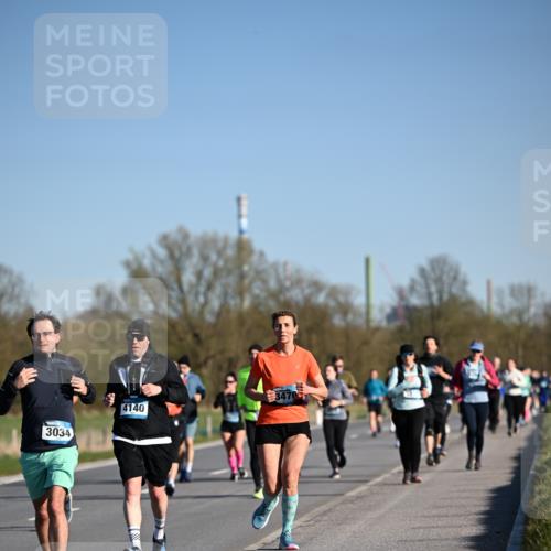 06.04.2025 - 44. Internationalen Wilhelmsburger Insellauf Dr. Thomas Lammeyer http://msf.ph/oto/7558394 06.04.2025 09:34:34 Laufen 3034, 4140, 3470 meine-sportfotos.de