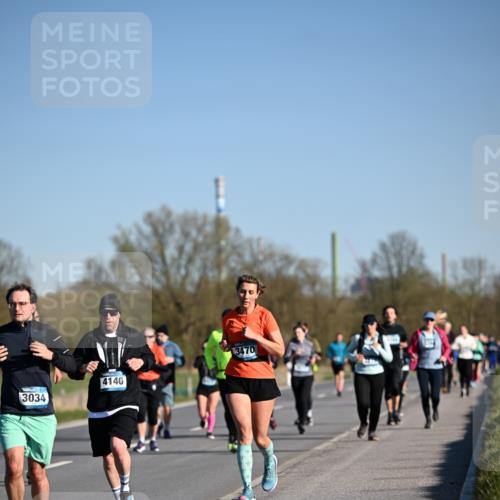 06.04.2025 - 44. Internationalen Wilhelmsburger Insellauf Dr. Thomas Lammeyer http://msf.ph/oto/7558402 06.04.2025 09:34:34 Laufen 3034, 4140, 3470 meine-sportfotos.de