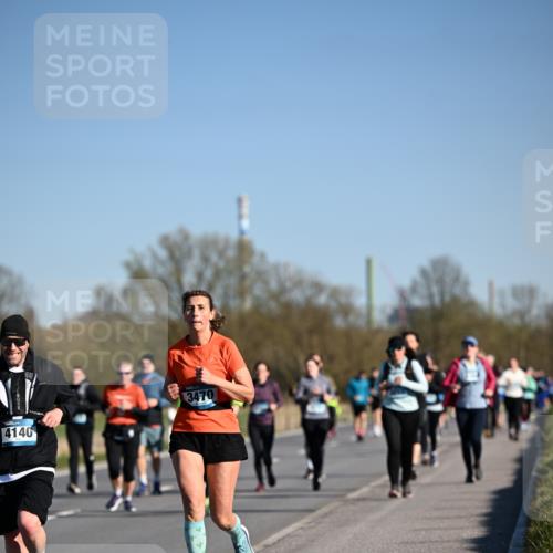 06.04.2025 - 44. Internationalen Wilhelmsburger Insellauf Dr. Thomas Lammeyer http://msf.ph/oto/7558428 06.04.2025 09:34:35 Laufen 4140, 3470 meine-sportfotos.de