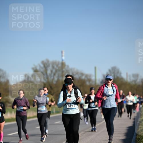 06.04.2025 - 44. Internationalen Wilhelmsburger Insellauf Dr. Thomas Lammeyer http://msf.ph/oto/7558520 06.04.2025 09:34:41 Laufen 3277, 3217, 384 meine-sportfotos.de