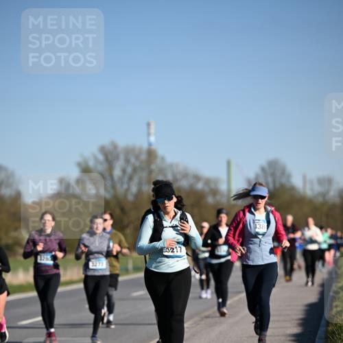 06.04.2025 - 44. Internationalen Wilhelmsburger Insellauf Dr. Thomas Lammeyer http://msf.ph/oto/7558523 06.04.2025 09:34:41 Laufen 3277, 3217, 1384 meine-sportfotos.de