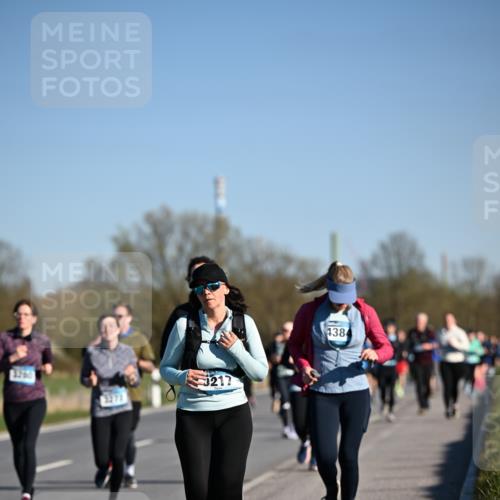 06.04.2025 - 44. Internationalen Wilhelmsburger Insellauf Dr. Thomas Lammeyer http://msf.ph/oto/7558546 06.04.2025 09:34:42 Laufen 217, 3271, 438 meine-sportfotos.de