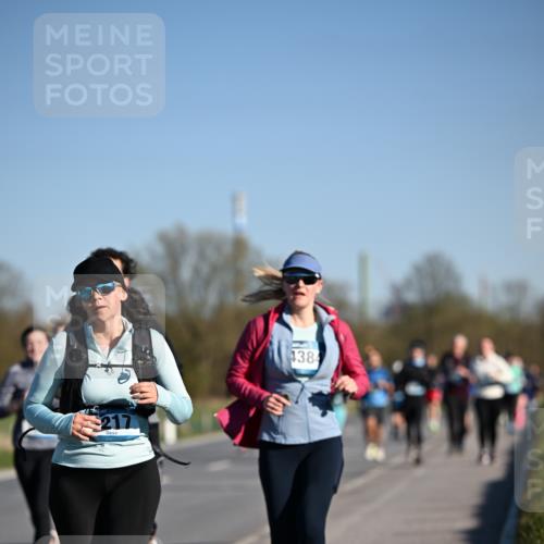 06.04.2025 - 44. Internationalen Wilhelmsburger Insellauf Dr. Thomas Lammeyer http://msf.ph/oto/7558586 06.04.2025 09:34:44 Laufen 217, 4384 meine-sportfotos.de