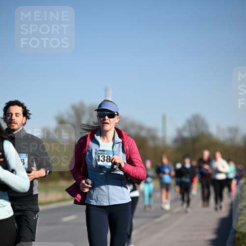 06.04.2025 - 44. Internationalen Wilhelmsburger Insellauf Dr. Thomas Lammeyer http://msf.ph/oto/7558598 06.04.2025 09:34:44 Laufen 438 meine-sportfotos.de