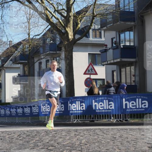 06.04.2025 - 44. Internationalen Wilhelmsburger Insellauf Luisa Fischer http://msf.ph/oto/7558618 06.04.2025 10:24:56 Ziel 382 meine-sportfotos.de