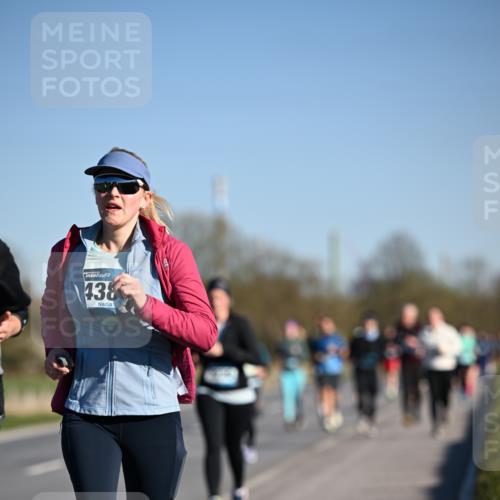 06.04.2025 - 44. Internationalen Wilhelmsburger Insellauf Dr. Thomas Lammeyer http://msf.ph/oto/7558621 06.04.2025 09:34:45 Laufen 438 meine-sportfotos.de