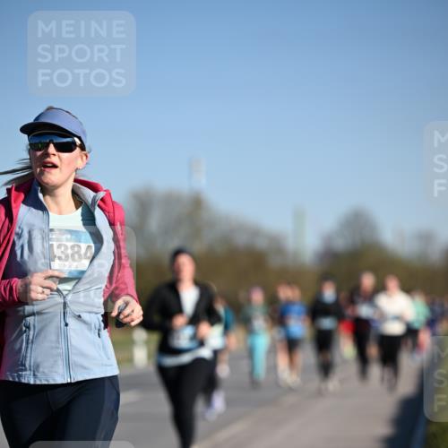 06.04.2025 - 44. Internationalen Wilhelmsburger Insellauf Dr. Thomas Lammeyer http://msf.ph/oto/7558631 06.04.2025 09:34:46 Laufen 1384 meine-sportfotos.de