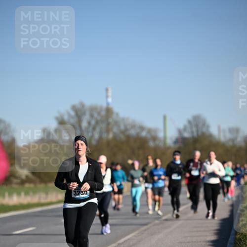 06.04.2025 - 44. Internationalen Wilhelmsburger Insellauf Dr. Thomas Lammeyer http://msf.ph/oto/7558637 06.04.2025 09:34:46 Laufen 3230 meine-sportfotos.de