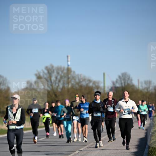 06.04.2025 - 44. Internationalen Wilhelmsburger Insellauf Dr. Thomas Lammeyer http://msf.ph/oto/7558712 06.04.2025 09:34:50 Laufen 5073, 4408, 3278, 4316 meine-sportfotos.de