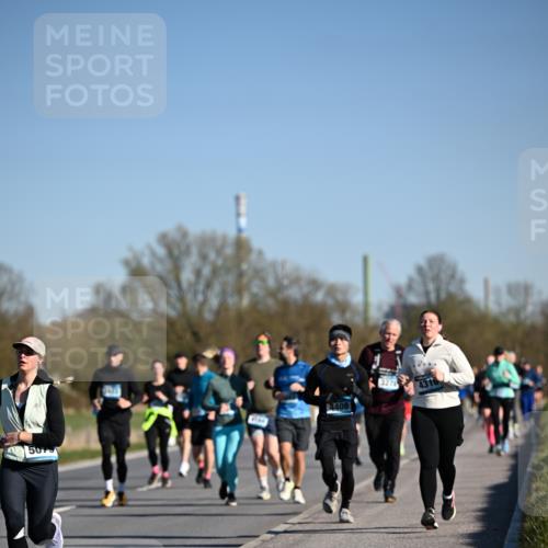 06.04.2025 - 44. Internationalen Wilhelmsburger Insellauf Dr. Thomas Lammeyer http://msf.ph/oto/7558719 06.04.2025 09:34:50 Laufen 4408, 3278, 4316 meine-sportfotos.de