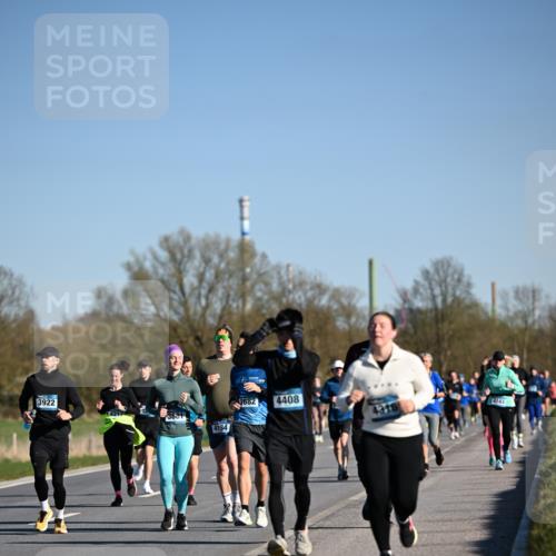 06.04.2025 - 44. Internationalen Wilhelmsburger Insellauf Dr. Thomas Lammeyer http://msf.ph/oto/7558750 06.04.2025 09:34:52 Laufen 3922, 4217, 4184, 3682, 4408, 4143 meine-sportfotos.de