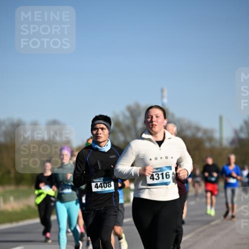 06.04.2025 - 44. Internationalen Wilhelmsburger Insellauf Dr. Thomas Lammeyer http://msf.ph/oto/7558838 06.04.2025 09:34:55 Laufen 4408, 4316 meine-sportfotos.de