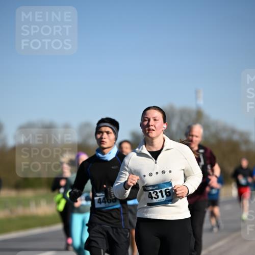 06.04.2025 - 44. Internationalen Wilhelmsburger Insellauf Dr. Thomas Lammeyer http://msf.ph/oto/7558854 06.04.2025 09:34:55 Laufen 4460, 4316 meine-sportfotos.de
