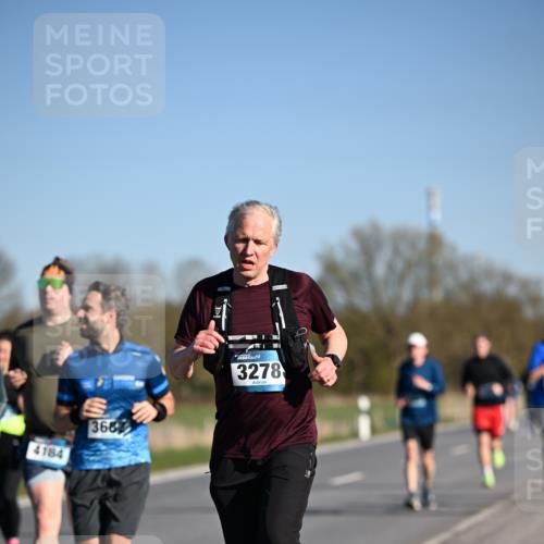 06.04.2025 - 44. Internationalen Wilhelmsburger Insellauf Dr. Thomas Lammeyer http://msf.ph/oto/7558859 06.04.2025 09:34:57 Laufen 4184, 368, 3278 meine-sportfotos.de