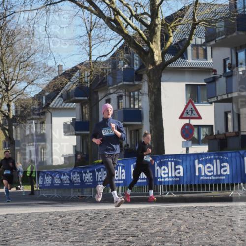 06.04.2025 - 44. Internationalen Wilhelmsburger Insellauf Luisa Fischer http://msf.ph/oto/7558871 06.04.2025 10:25:54 Ziel 3195, 541, 3231 meine-sportfotos.de