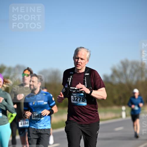 06.04.2025 - 44. Internationalen Wilhelmsburger Insellauf Dr. Thomas Lammeyer http://msf.ph/oto/7558874 06.04.2025 09:34:58 Laufen 3682, 3278 meine-sportfotos.de