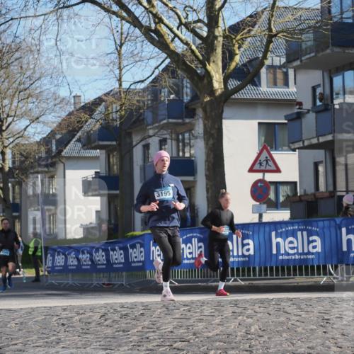 06.04.2025 - 44. Internationalen Wilhelmsburger Insellauf Luisa Fischer http://msf.ph/oto/7558876 06.04.2025 10:25:54 Ziel 3195, 4541, 25 meine-sportfotos.de