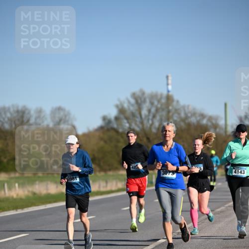 06.04.2025 - 44. Internationalen Wilhelmsburger Insellauf Dr. Thomas Lammeyer http://msf.ph/oto/7558928 06.04.2025 09:35:01 Laufen 3073, 3981, 4143 meine-sportfotos.de
