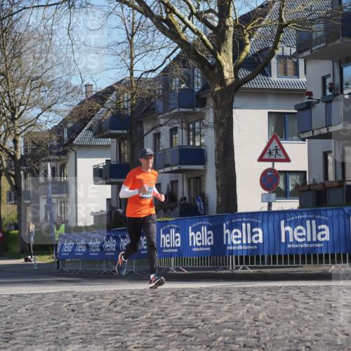 06.04.2025 - 44. Internationalen Wilhelmsburger Insellauf Luisa Fischer http://msf.ph/oto/7558995 06.04.2025 10:26:06 Ziel 056 meine-sportfotos.de
