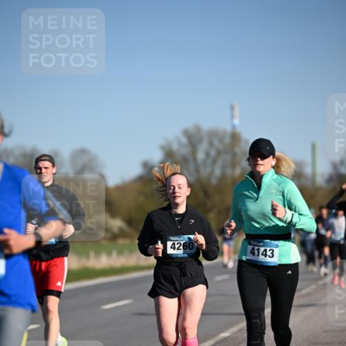 06.04.2025 - 44. Internationalen Wilhelmsburger Insellauf Dr. Thomas Lammeyer http://msf.ph/oto/7559039 06.04.2025 09:35:04 Laufen 4260, 4143 meine-sportfotos.de