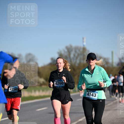 06.04.2025 - 44. Internationalen Wilhelmsburger Insellauf Dr. Thomas Lammeyer http://msf.ph/oto/7559043 06.04.2025 09:35:04 Laufen 4254, 4260, 4143 meine-sportfotos.de