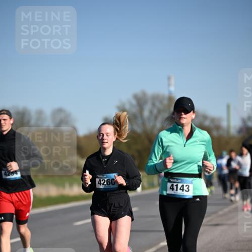 06.04.2025 - 44. Internationalen Wilhelmsburger Insellauf Dr. Thomas Lammeyer http://msf.ph/oto/7559054 06.04.2025 09:35:05 Laufen 4254, 4260, 4143 meine-sportfotos.de