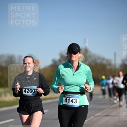 06.04.2025 - 44. Internationalen Wilhelmsburger Insellauf Dr. Thomas Lammeyer http://msf.ph/oto/7559075 06.04.2025 09:35:06 Laufen 4260, 4143 meine-sportfotos.de
