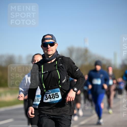 06.04.2025 - 44. Internationalen Wilhelmsburger Insellauf Dr. Thomas Lammeyer http://msf.ph/oto/7559290 06.04.2025 09:35:14 Laufen 88, 3485 meine-sportfotos.de