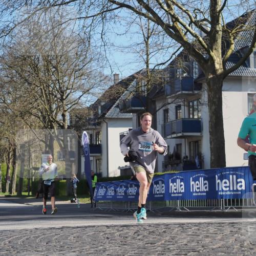 06.04.2025 - 44. Internationalen Wilhelmsburger Insellauf Luisa Fischer http://msf.ph/oto/7559293 06.04.2025 10:26:39 Ziel 3099, 4516, 4327 meine-sportfotos.de
