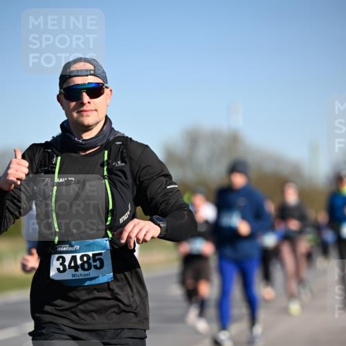 06.04.2025 - 44. Internationalen Wilhelmsburger Insellauf Dr. Thomas Lammeyer http://msf.ph/oto/7559304 06.04.2025 09:35:14 Laufen 3485 meine-sportfotos.de