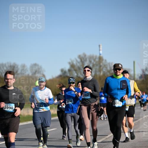 06.04.2025 - 44. Internationalen Wilhelmsburger Insellauf Dr. Thomas Lammeyer http://msf.ph/oto/7559399 06.04.2025 09:35:18 Laufen 4562, 3990, 3930, 3082, 3083, 0 meine-sportfotos.de