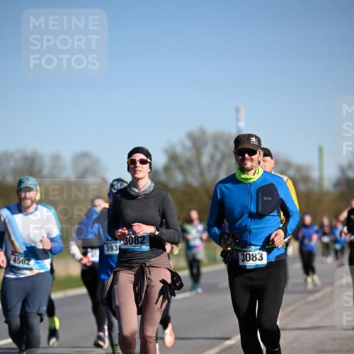 06.04.2025 - 44. Internationalen Wilhelmsburger Insellauf Dr. Thomas Lammeyer http://msf.ph/oto/7559443 06.04.2025 09:35:19 Laufen 4562, 393, 3082, 3083 meine-sportfotos.de