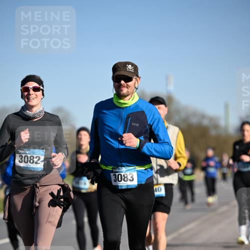 06.04.2025 - 44. Internationalen Wilhelmsburger Insellauf Dr. Thomas Lammeyer http://msf.ph/oto/7559485 06.04.2025 09:35:20 Laufen 3082, 3083, 40 meine-sportfotos.de