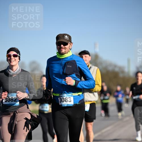 06.04.2025 - 44. Internationalen Wilhelmsburger Insellauf Dr. Thomas Lammeyer http://msf.ph/oto/7559489 06.04.2025 09:35:21 Laufen 3082, 3083 meine-sportfotos.de