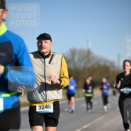 06.04.2025 - 44. Internationalen Wilhelmsburger Insellauf Dr. Thomas Lammeyer http://msf.ph/oto/7559533 06.04.2025 09:35:22 Laufen 3240 meine-sportfotos.de