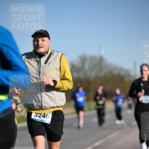 06.04.2025 - 44. Internationalen Wilhelmsburger Insellauf Dr. Thomas Lammeyer http://msf.ph/oto/7559538 06.04.2025 09:35:22 Laufen 3240 meine-sportfotos.de