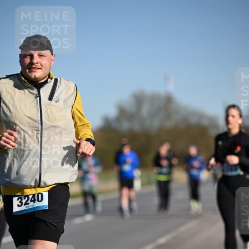 06.04.2025 - 44. Internationalen Wilhelmsburger Insellauf Dr. Thomas Lammeyer http://msf.ph/oto/7559553 06.04.2025 09:35:23 Laufen 3240 meine-sportfotos.de