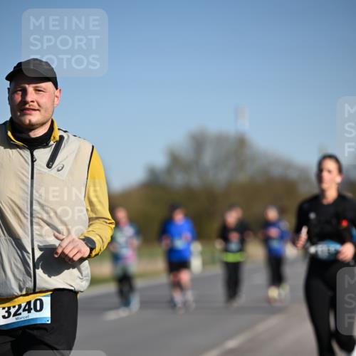 06.04.2025 - 44. Internationalen Wilhelmsburger Insellauf Dr. Thomas Lammeyer http://msf.ph/oto/7559558 06.04.2025 09:35:23 Laufen 3240 meine-sportfotos.de