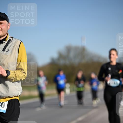 06.04.2025 - 44. Internationalen Wilhelmsburger Insellauf Dr. Thomas Lammeyer http://msf.ph/oto/7559562 06.04.2025 09:35:23 Laufen 01 meine-sportfotos.de