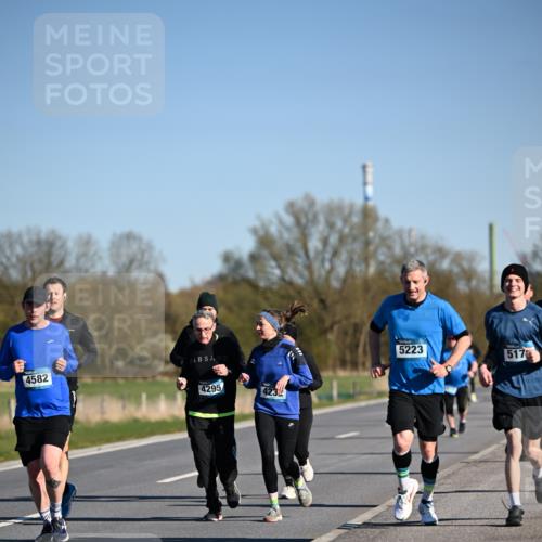 06.04.2025 - 44. Internationalen Wilhelmsburger Insellauf Dr. Thomas Lammeyer http://msf.ph/oto/7559682 06.04.2025 09:35:27 Laufen 4582, 4295, 4232, 5223, 517 meine-sportfotos.de