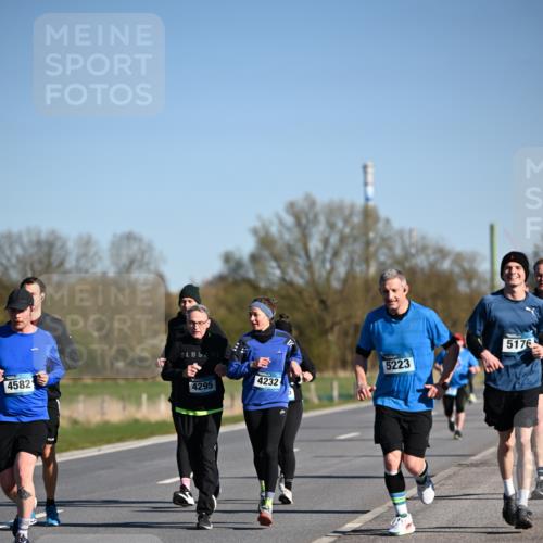 06.04.2025 - 44. Internationalen Wilhelmsburger Insellauf Dr. Thomas Lammeyer http://msf.ph/oto/7559692 06.04.2025 09:35:27 Laufen 4582, 707, 5223, 4295, 4232, 5176 meine-sportfotos.de