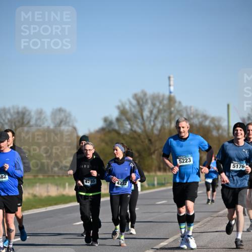 06.04.2025 - 44. Internationalen Wilhelmsburger Insellauf Dr. Thomas Lammeyer http://msf.ph/oto/7559698 06.04.2025 09:35:28 Laufen 582, 4295, 423, 5223, 5176 meine-sportfotos.de