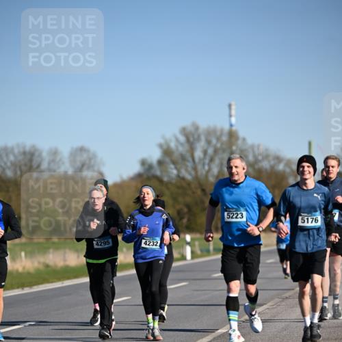 06.04.2025 - 44. Internationalen Wilhelmsburger Insellauf Dr. Thomas Lammeyer http://msf.ph/oto/7559710 06.04.2025 09:35:28 Laufen 4295, 4232, 5223, 5176 meine-sportfotos.de