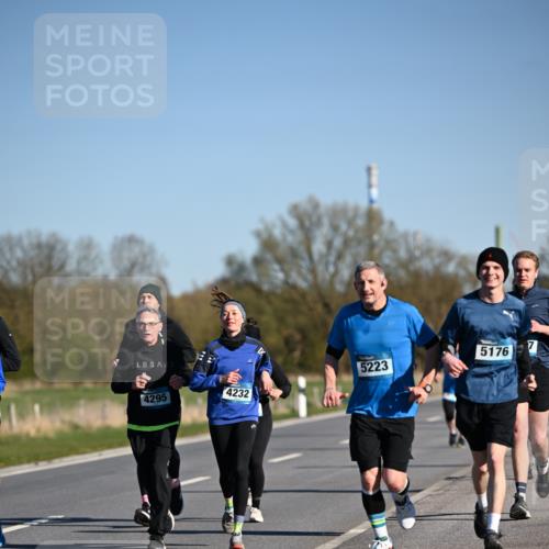 06.04.2025 - 44. Internationalen Wilhelmsburger Insellauf Dr. Thomas Lammeyer http://msf.ph/oto/7559715 06.04.2025 09:35:28 Laufen 4295, 4232, 5223, 5176 meine-sportfotos.de