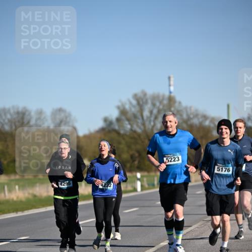 06.04.2025 - 44. Internationalen Wilhelmsburger Insellauf Dr. Thomas Lammeyer http://msf.ph/oto/7559721 06.04.2025 09:35:28 Laufen 4295, 5223, 5176 meine-sportfotos.de