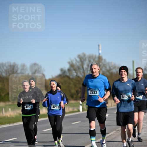 06.04.2025 - 44. Internationalen Wilhelmsburger Insellauf Dr. Thomas Lammeyer http://msf.ph/oto/7559738 06.04.2025 09:35:29 Laufen 4295, 4232, 5223, 5176, 287 meine-sportfotos.de