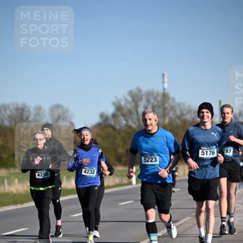 06.04.2025 - 44. Internationalen Wilhelmsburger Insellauf Dr. Thomas Lammeyer http://msf.ph/oto/7559744 06.04.2025 09:35:29 Laufen 4232, 4295, 5223, 5176, 287 meine-sportfotos.de