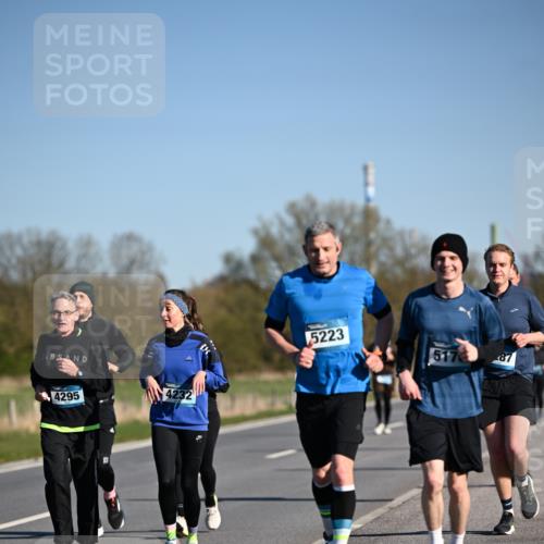 06.04.2025 - 44. Internationalen Wilhelmsburger Insellauf Dr. Thomas Lammeyer http://msf.ph/oto/7559755 06.04.2025 09:35:29 Laufen 4295, 4232, 5223, 517, 87 meine-sportfotos.de